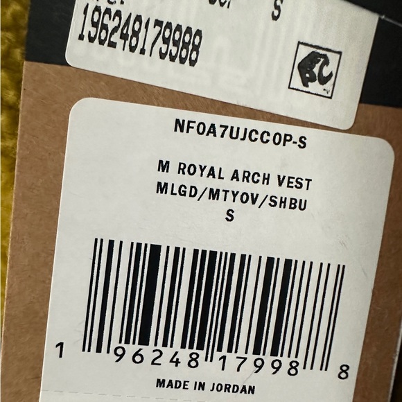 THE NORTH FACEMen's Royal Arch Full Zip Fleece Vest Color Mineral Gold - Picture 6 of 7